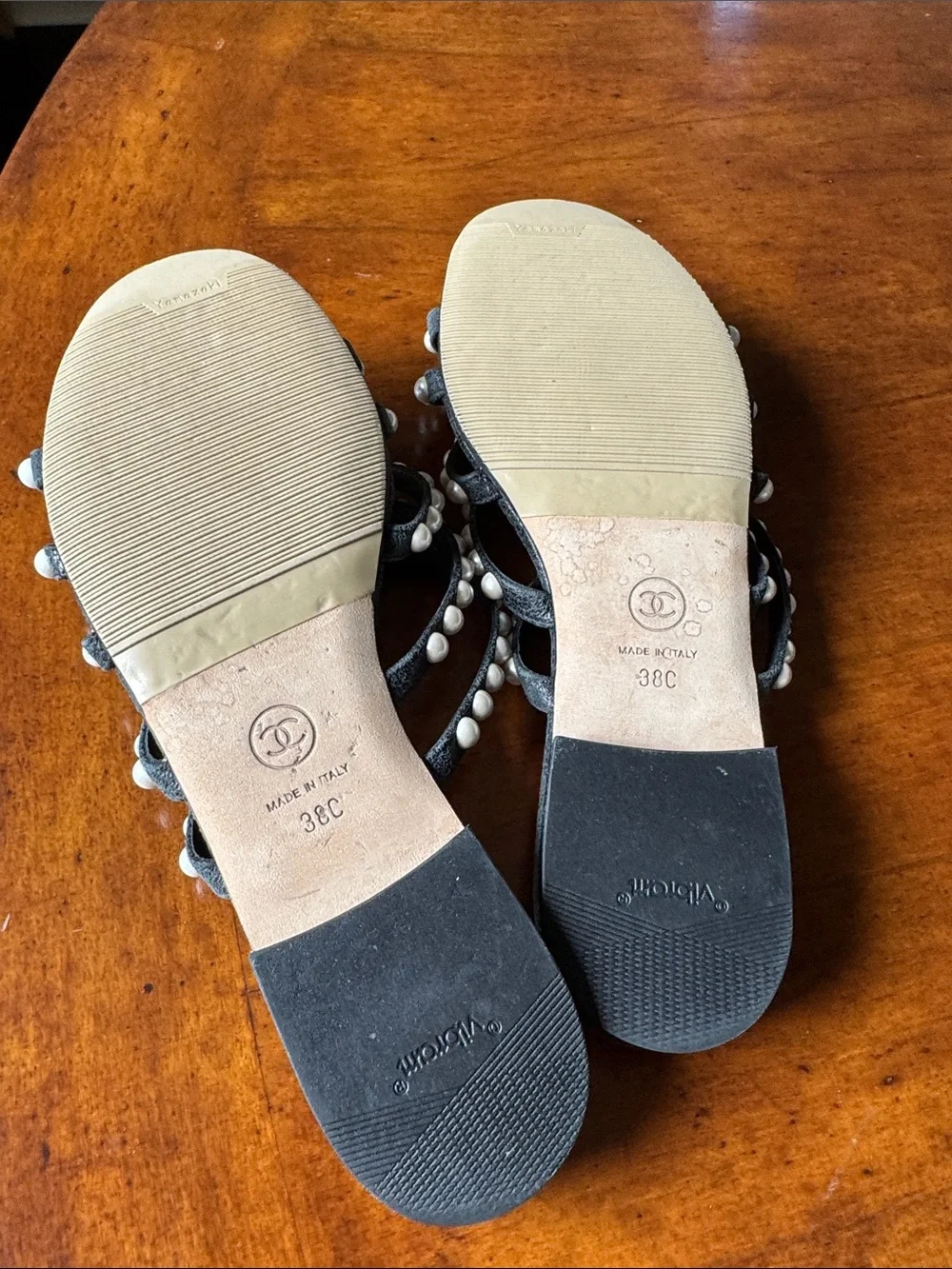 CHANEL Black Crackled Lambskin and White Quilted Pearl-Strap Slide Sandals